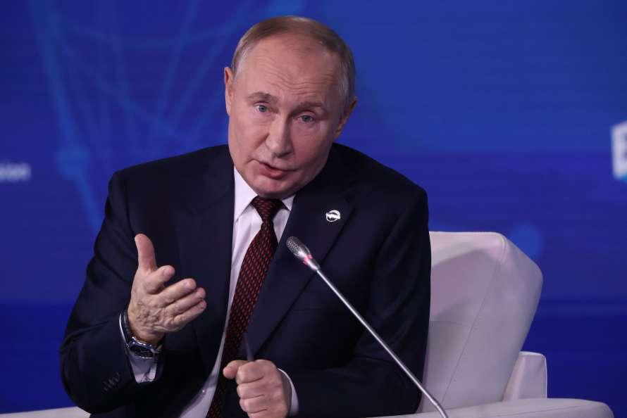 "Nutshell Madness": Insights from Putin's final press conference for Ukraine and the world.